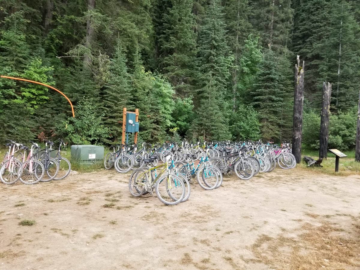 Andar en bicicleta por la ruta Hiawatha Bike Trail en el norte de Idaho